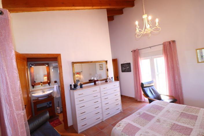 Image No.24-3 Bed Villa for sale