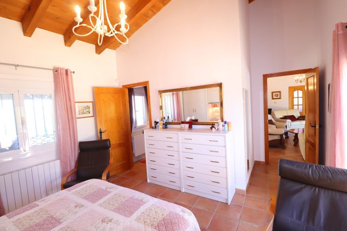 Image No.28-3 Bed Villa for sale
