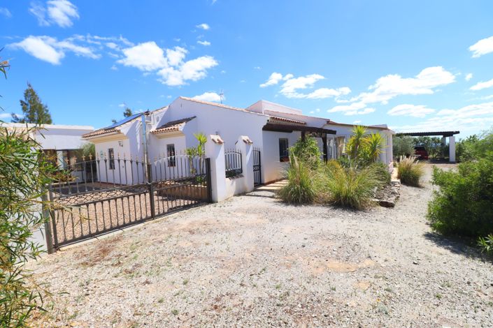 Image No.6-3 Bed Villa for sale