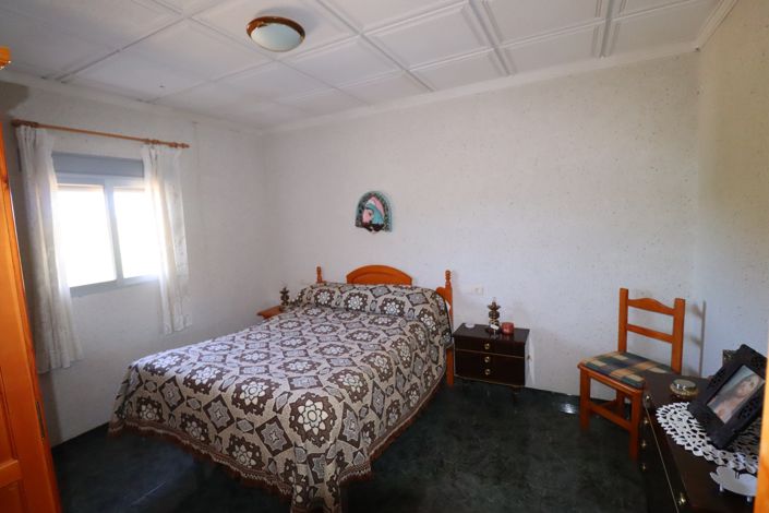 Image No.19-3 Bed Country House for sale