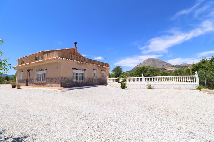 Image No.10-4 Bed Country House for sale