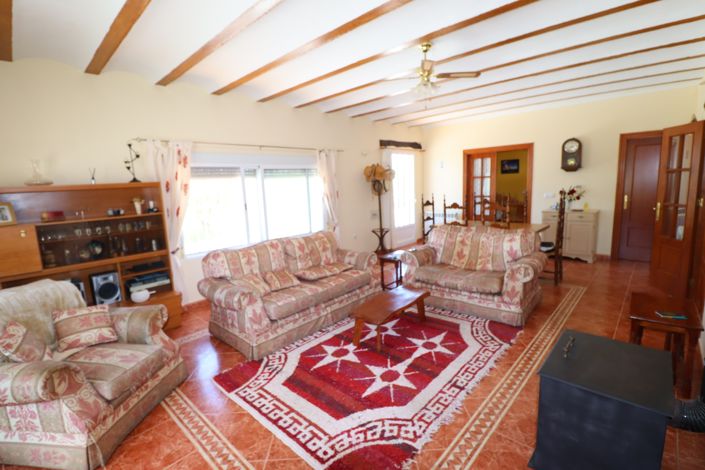 Image No.13-4 Bed Country House for sale