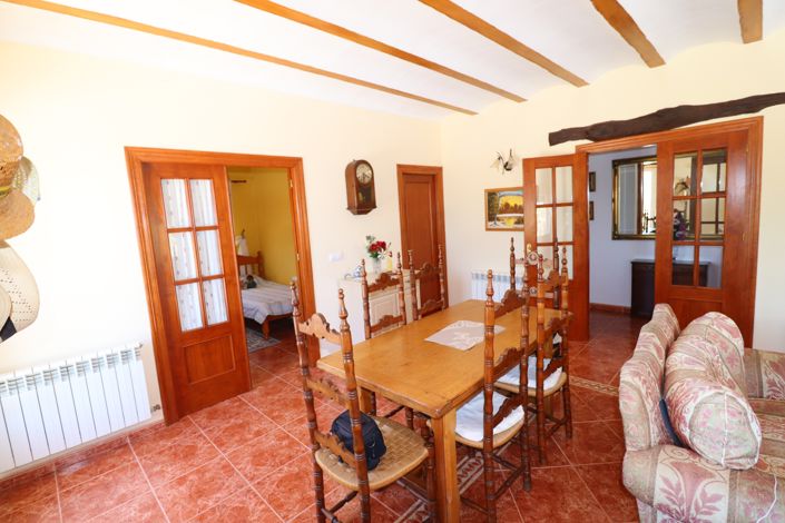 Image No.16-4 Bed Country House for sale