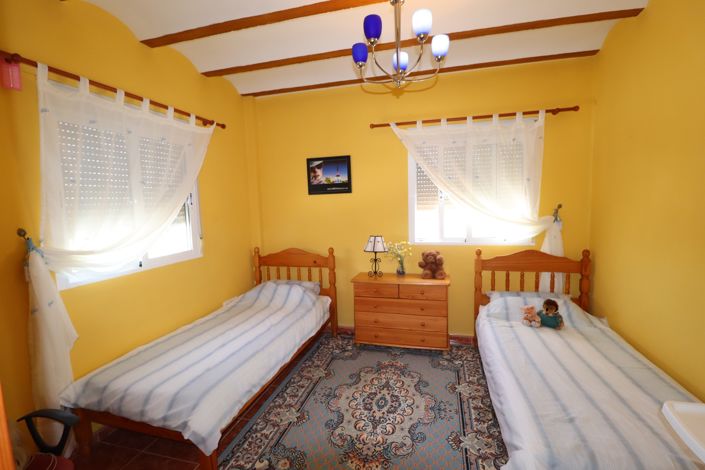 Image No.17-4 Bed Country House for sale