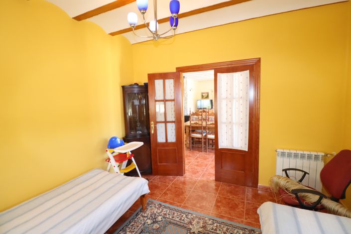 Image No.18-4 Bed Country House for sale