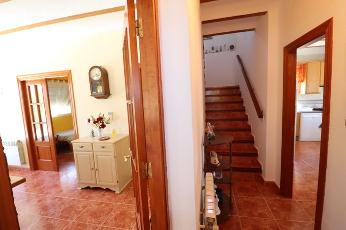 Image No.20-4 Bed Country House for sale