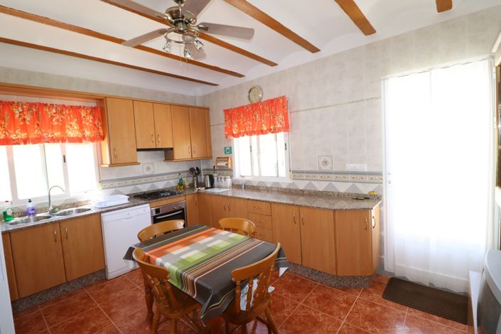 Image No.21-4 Bed Country House for sale