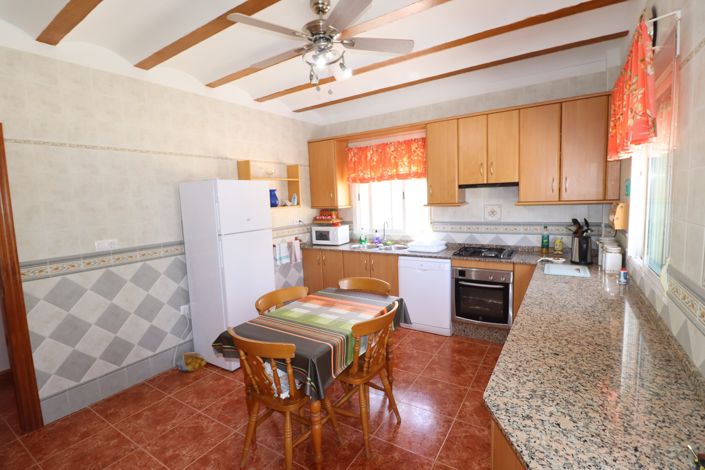 Image No.23-4 Bed Country House for sale
