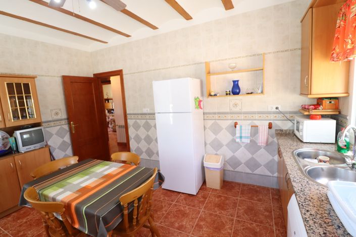 Image No.24-4 Bed Country House for sale