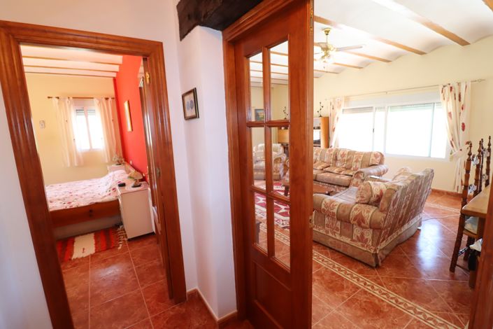 Image No.25-4 Bed Country House for sale