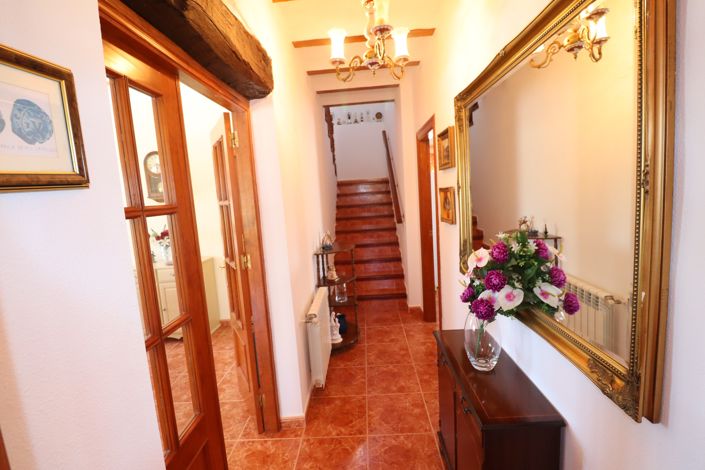 Image No.32-4 Bed Country House for sale