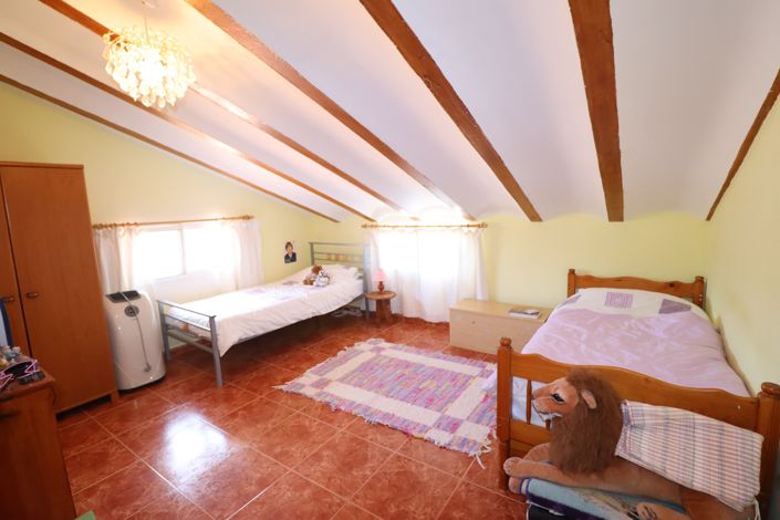 Image No.42-4 Bed Country House for sale