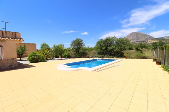 Image No.8-4 Bed Country House for sale