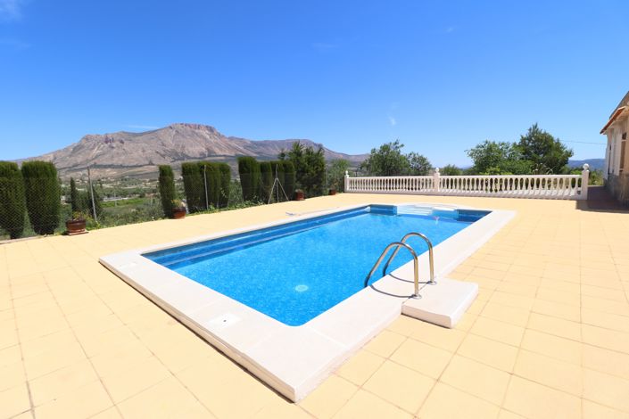 Image No.9-4 Bed Country House for sale