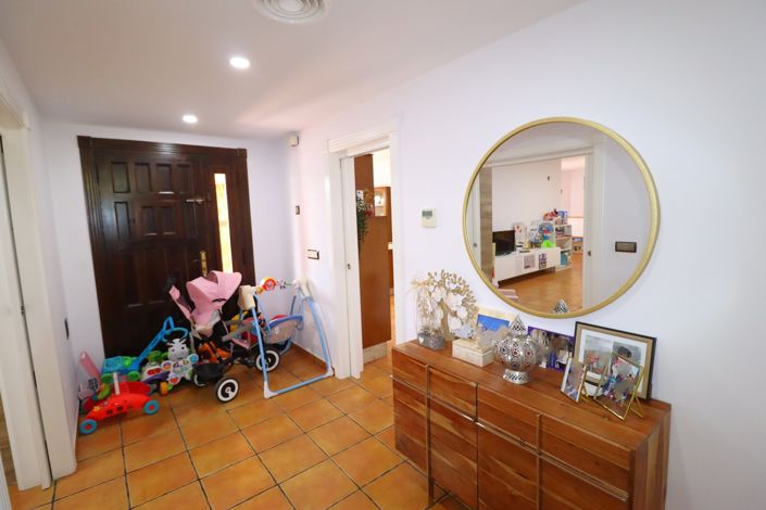 Image No.11-4 Bed Villa for sale