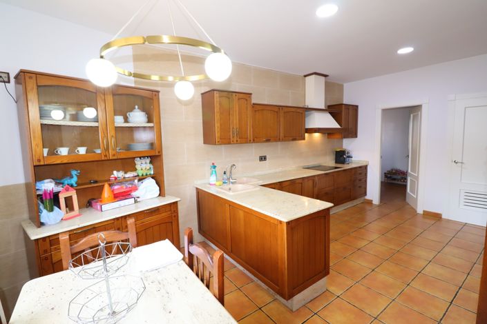 Image No.15-4 Bed Villa for sale