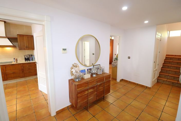 Image No.18-4 Bed Villa for sale