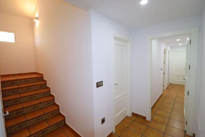 Image No.22-4 Bed Villa for sale