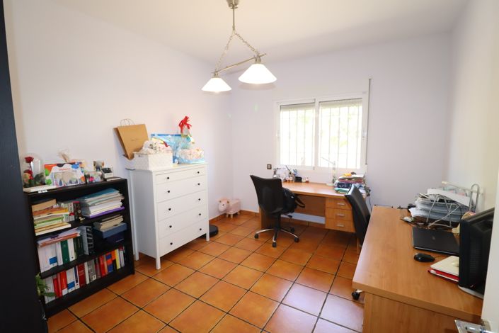 Image No.28-4 Bed Villa for sale