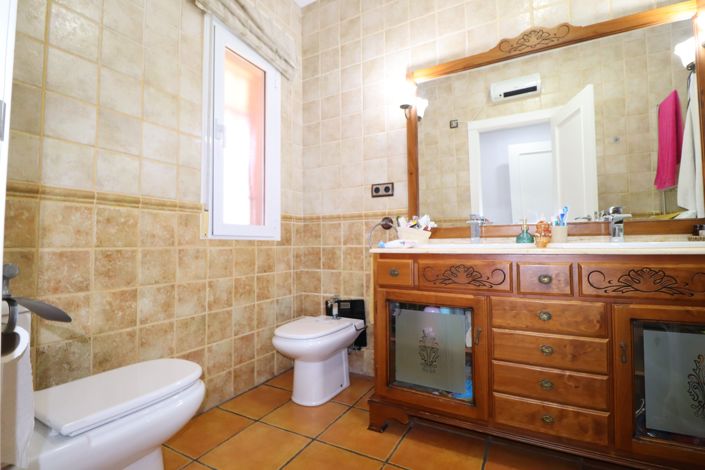Image No.33-4 Bed Villa for sale