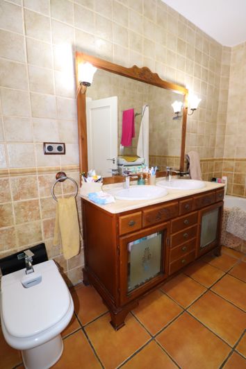 Image No.34-4 Bed Villa for sale
