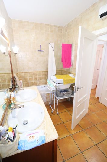 Image No.35-4 Bed Villa for sale