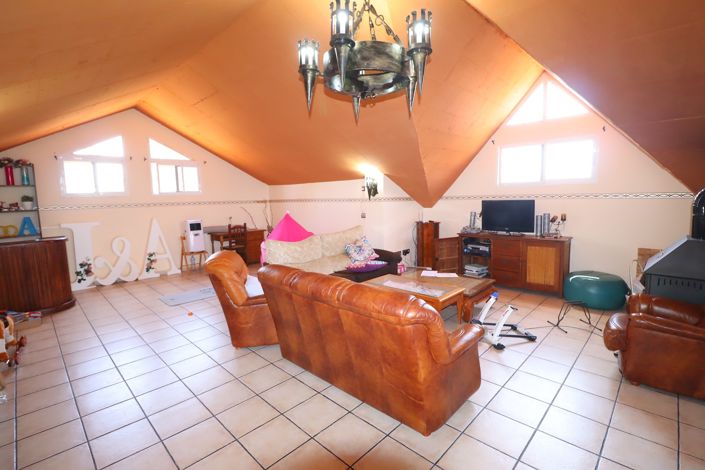Image No.42-4 Bed Villa for sale