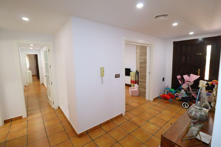 Image No.5-4 Bed Villa for sale
