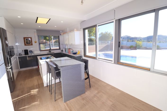 Image No.18-5 Bed Villa for sale