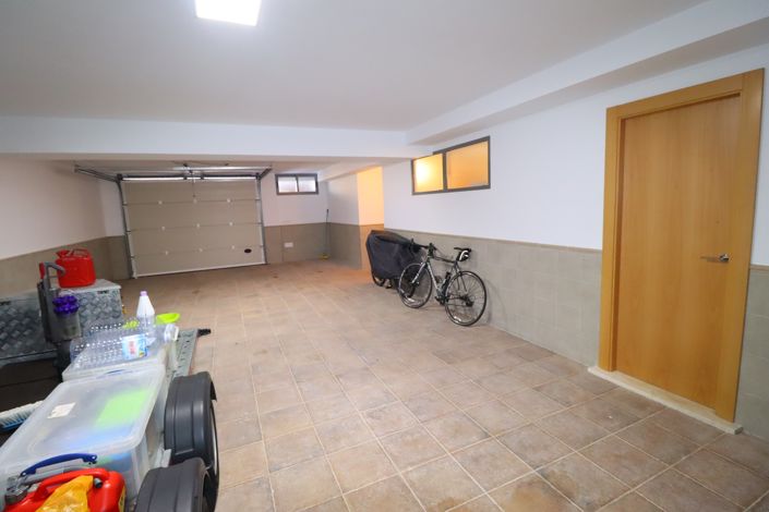 Image No.45-5 Bed Villa for sale