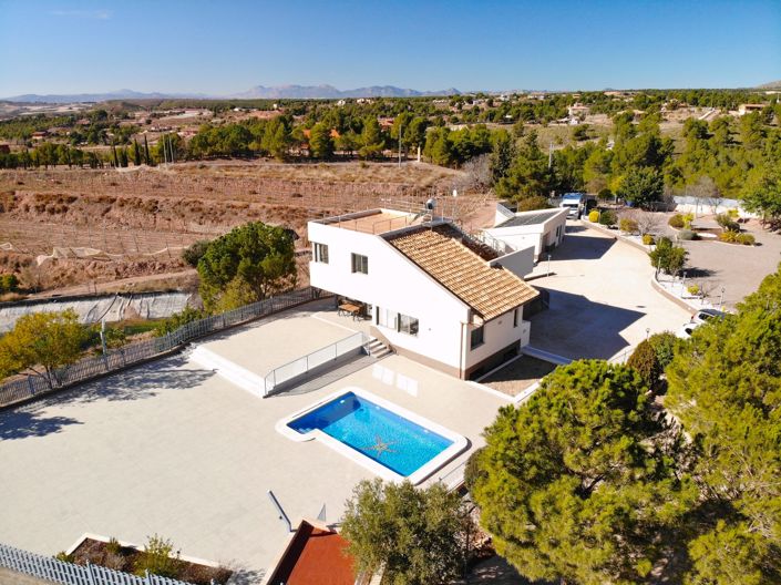 Image No.6-5 Bed Villa for sale