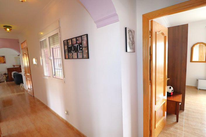 Image No.35-3 Bed Villa for sale