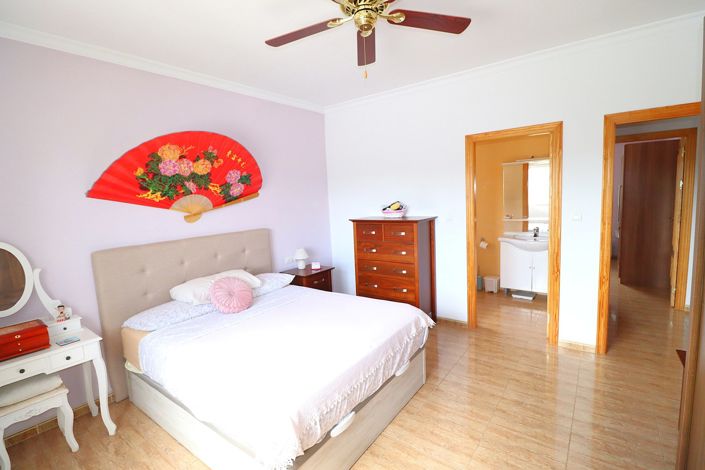 Image No.38-3 Bed Villa for sale