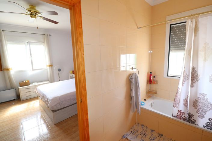 Image No.42-3 Bed Villa for sale