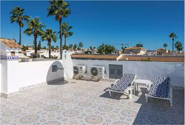 Image No.20-2 Bed Bungalow for sale