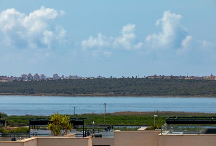 Image No.20-2 Bed Apartment for sale