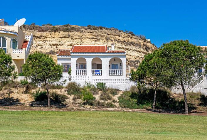 Image No.5-2 Bed Villa / Detached for sale