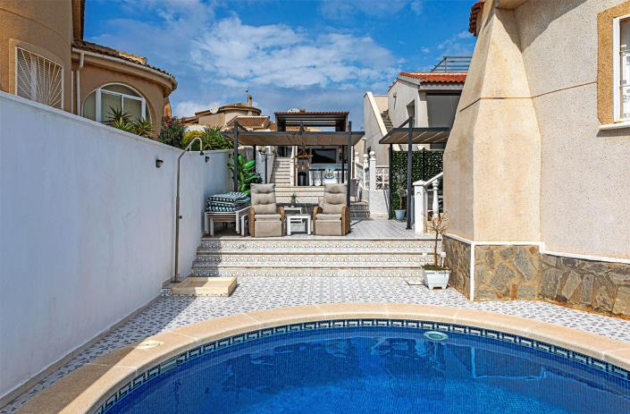 Image No.3-3 Bed Villa / Detached for sale