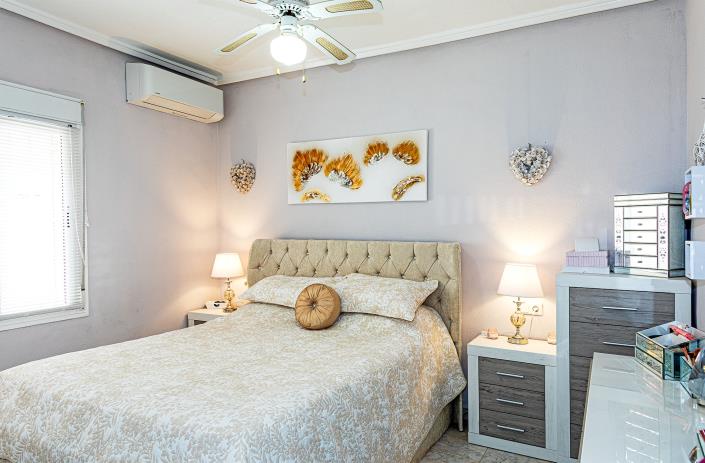 Image No.21-3 Bed Villa / Detached for sale