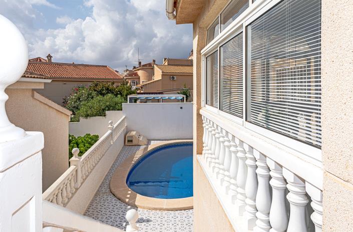 Image No.26-3 Bed Villa / Detached for sale