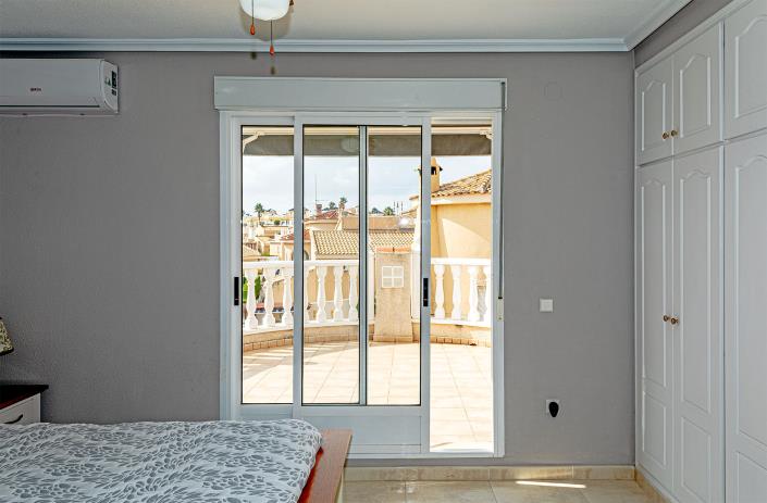 Image No.32-3 Bed Villa / Detached for sale