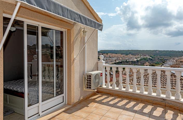 Image No.33-3 Bed Villa / Detached for sale