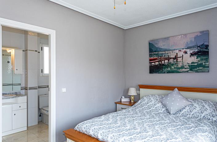 Image No.34-3 Bed Villa / Detached for sale