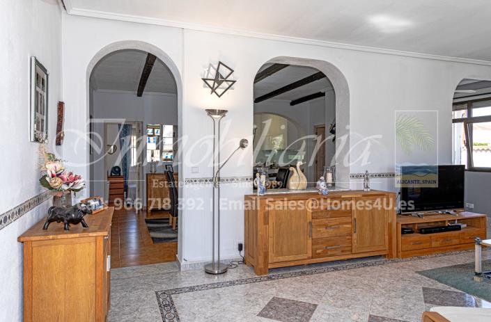 Image No.11-3 Bed Villa / Detached for sale