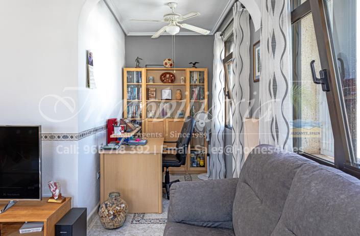 Image No.13-3 Bed Villa / Detached for sale