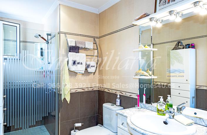 Image No.28-3 Bed Villa / Detached for sale