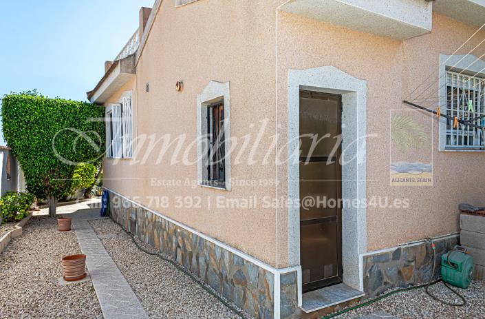 Image No.39-3 Bed Villa / Detached for sale