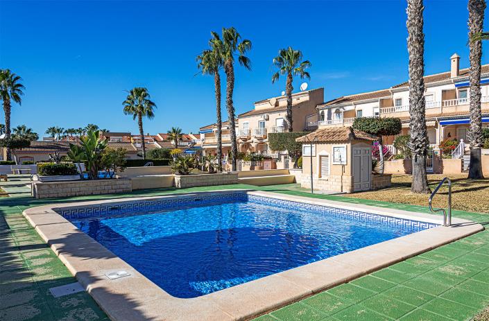 Image No.33-2 Bed Townhouse for sale