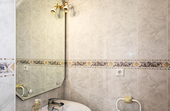 Image No.12-2 Bed Townhouse for sale