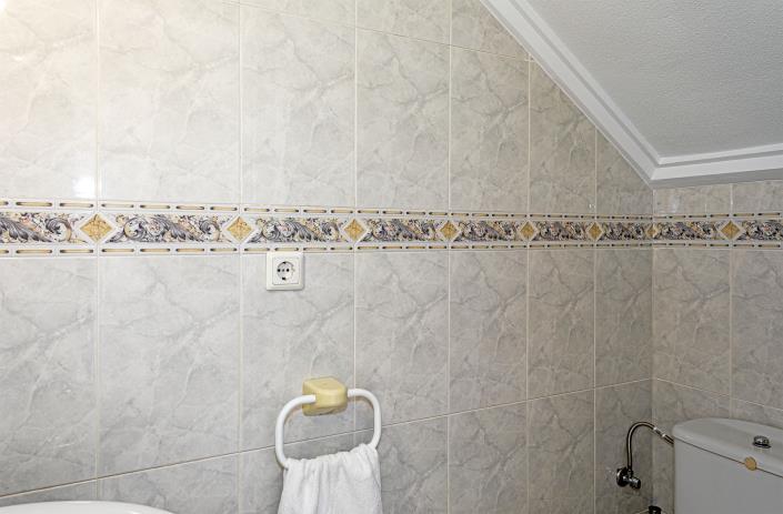 Image No.13-2 Bed Townhouse for sale